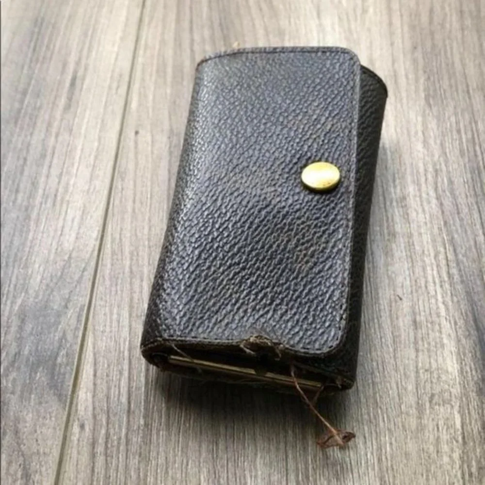 Louis Vuitton Monogram Key Holder/Wallet #374💥PRICE DROP💥